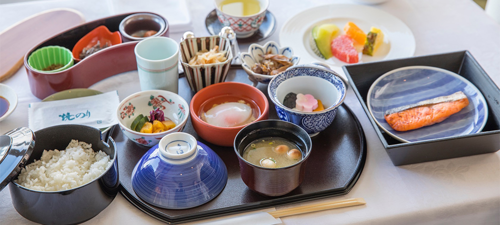 プライベート空間でゆったり過ごす朝~ルームサービス朝食メニューのご紹介~