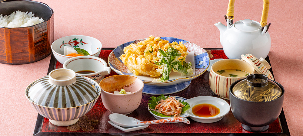 【平日限定ランチ】日本料理「さくら」選べる季節の特選御膳～桜えび御膳、豊洲市場直送海鮮丼、黒毛和牛～