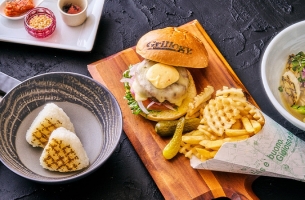 Grillogy ナイトメニュー～ラーメン・ハンバーガー・お茶漬け～