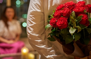 【記念日プラン】インルームディナー＆ダズンローズで特別なひとときを演出！ラウンジアクセス付き客室で叶えるプロポーズプラン