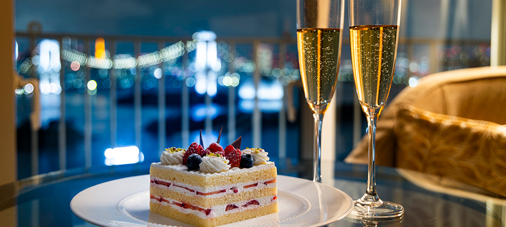 【記念日プラン】お部屋で祝う特別なSTAYを～ホールケーキ＆シャンパン付き～